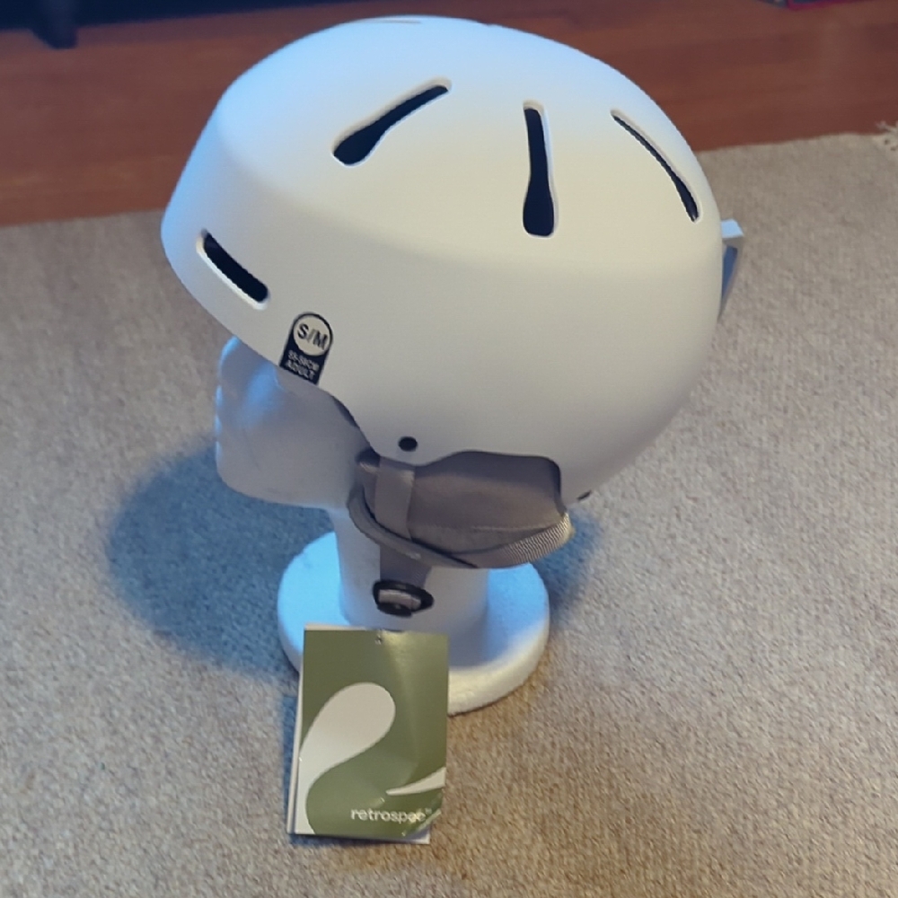 Retrospect Snow Boarding Helmet White Size Small NWT